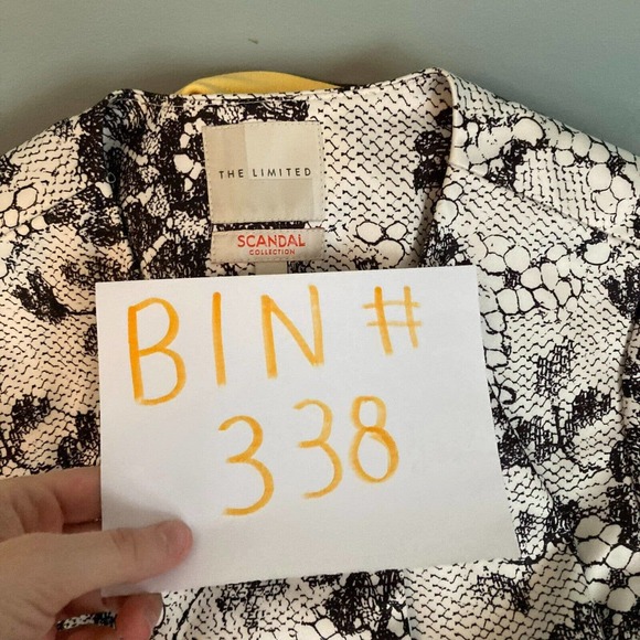 The Limited Scandal Collection Jacket Blazer Sz S Black White Floral Lace Print‎ - Picture 9 of 9